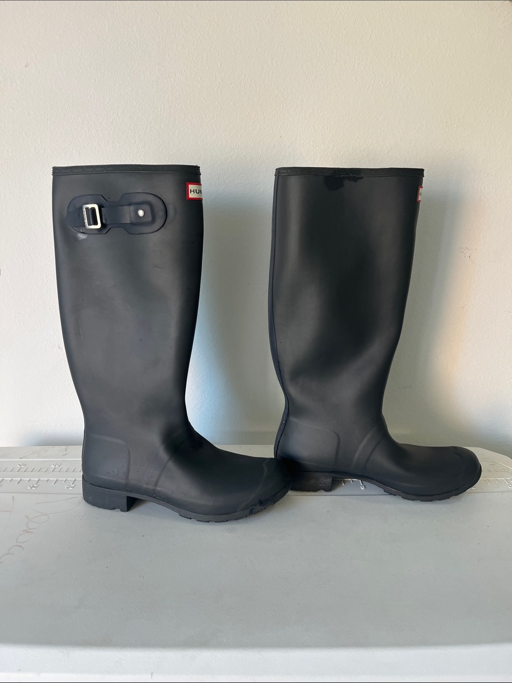 Hunter Black Tall Rubber Rain Boots with Red-Trim Logo - Picture 3 of 8
